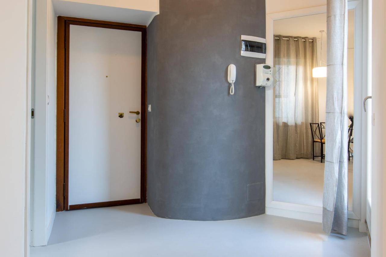 Italstay - Disciplini Apartment -10 Min Dal Duomo Мілан Екстер'єр фото