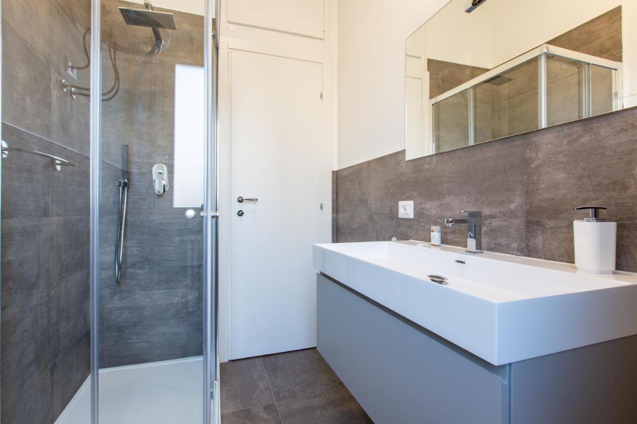 Italstay - Disciplini Apartment -10 Min Dal Duomo Мілан Екстер'єр фото