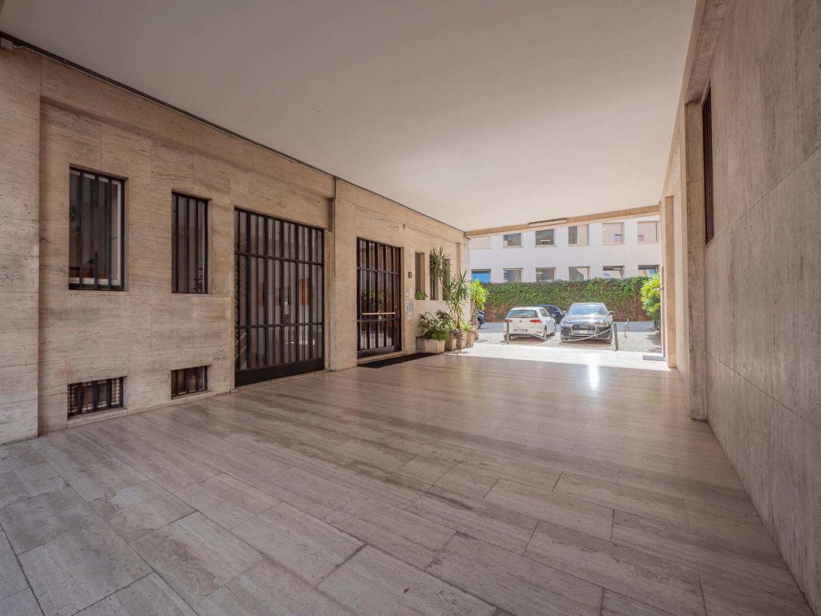 Italstay - Disciplini Apartment -10 Min Dal Duomo Мілан Екстер'єр фото